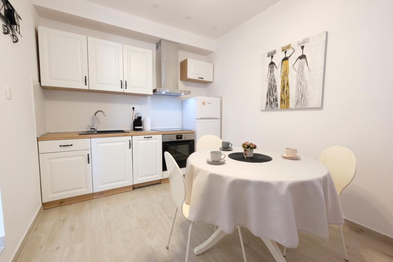 Apartment Smile Солин Экстерьер фото